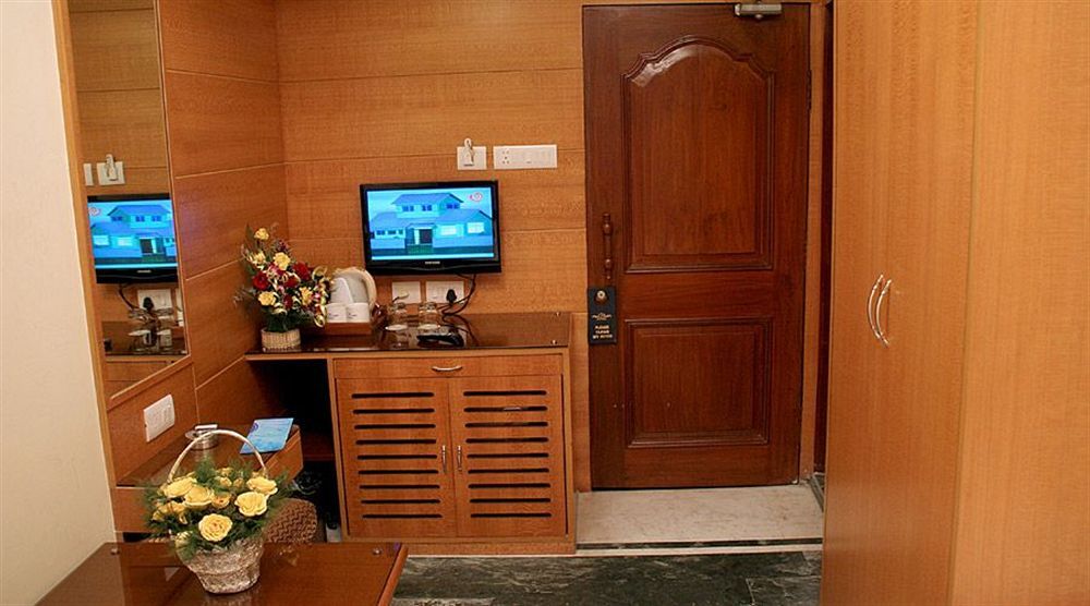 Fabhotel Panasia International Calcutta Exteriör bild